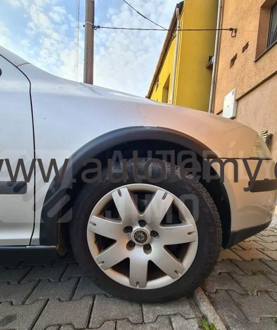 Plastové lemy Škoda Octavia 2