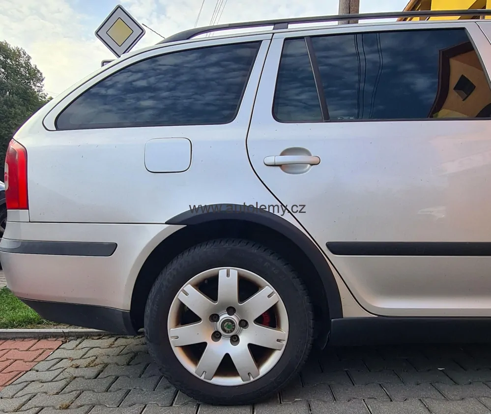 Plastové lemy Škoda Octavia 2