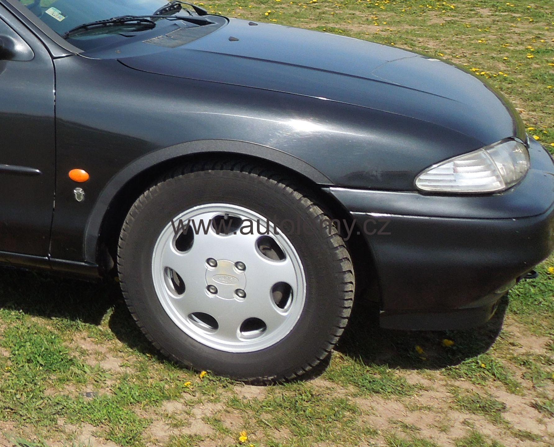 lemy blatníku Ford Mondeo 1993-1996