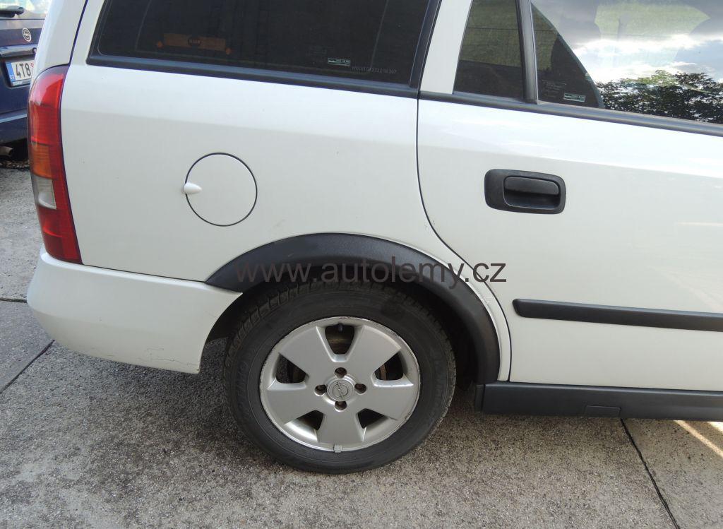 Plastové lemy blatníku Opel Astra G 1998-2009 Combi
