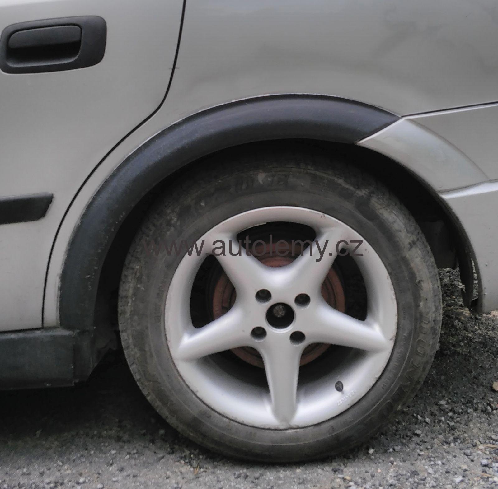 Plastové lemy blatníku Opel Astra G 1998-2009 hatchback, sedan