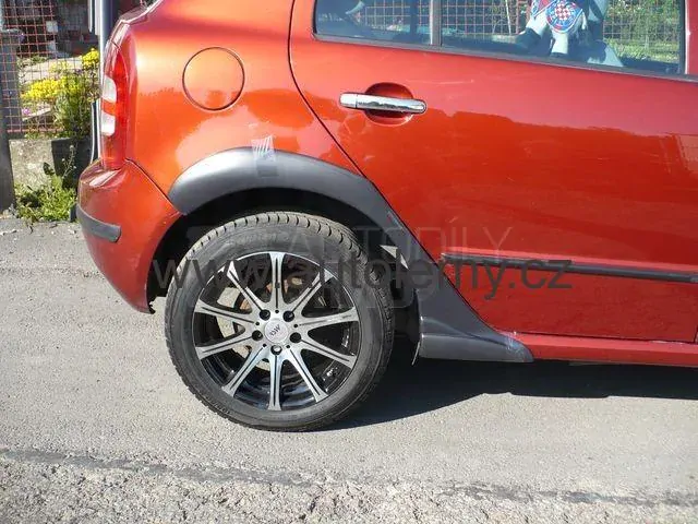 plastové lemy blatniku Škoda Fabia